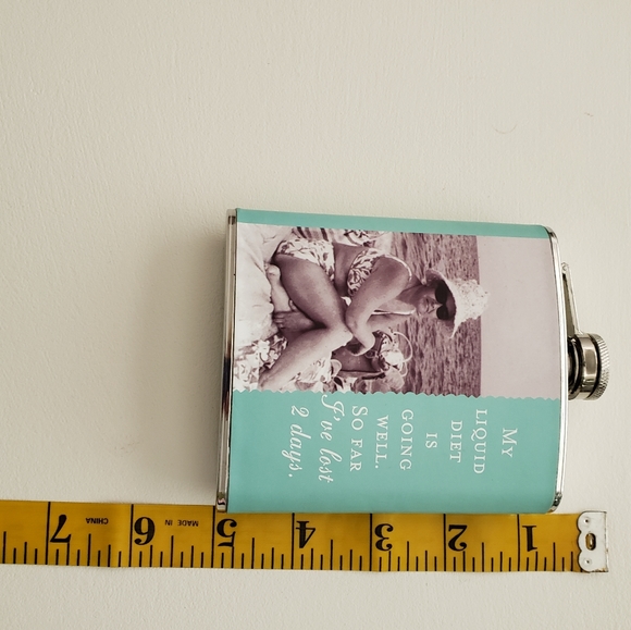 Blue Nostalgic Drinking Flask - Picture 3 of 3